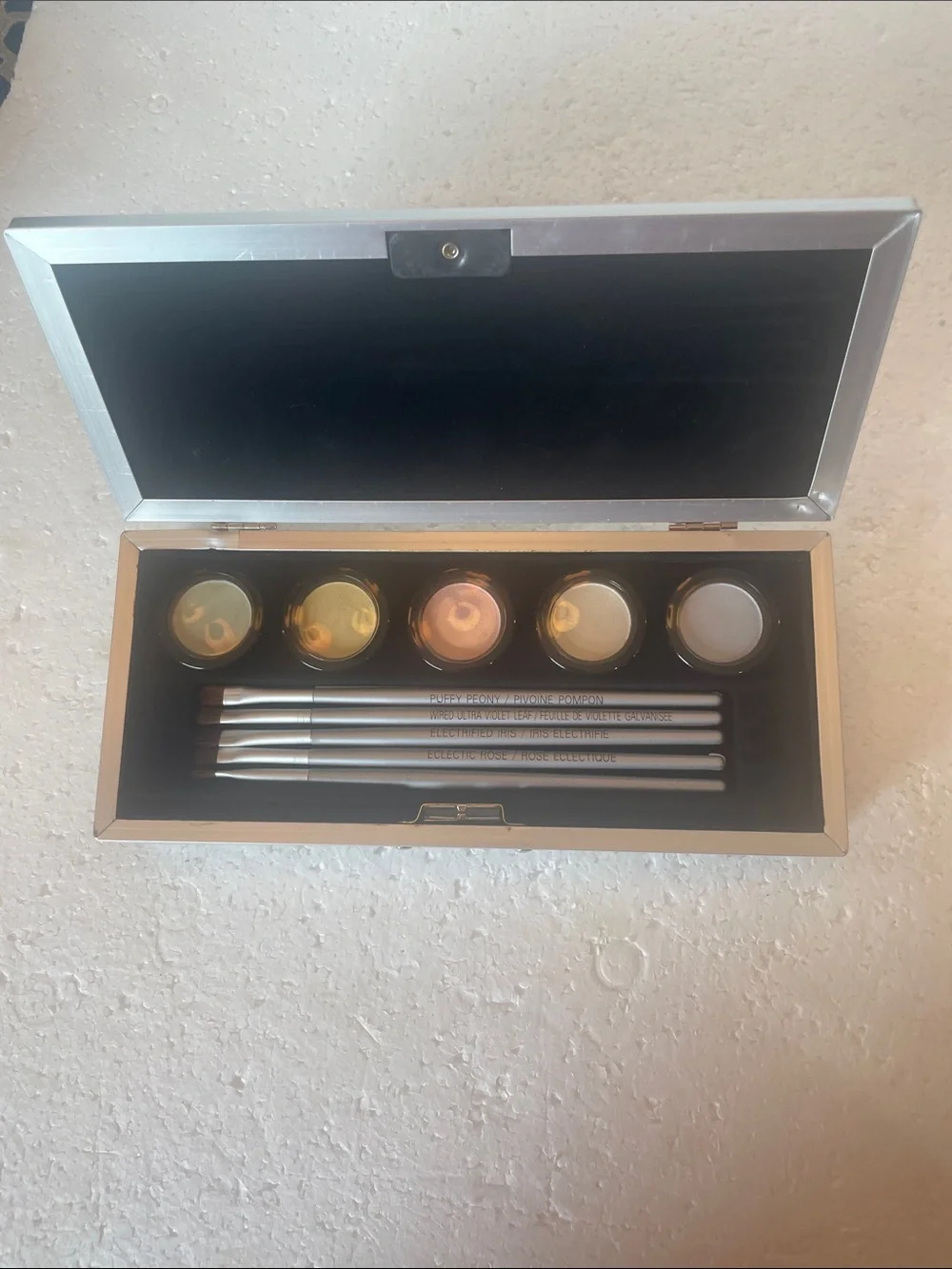 Nicole Miller pallette five fragrance powders and brush brushes new